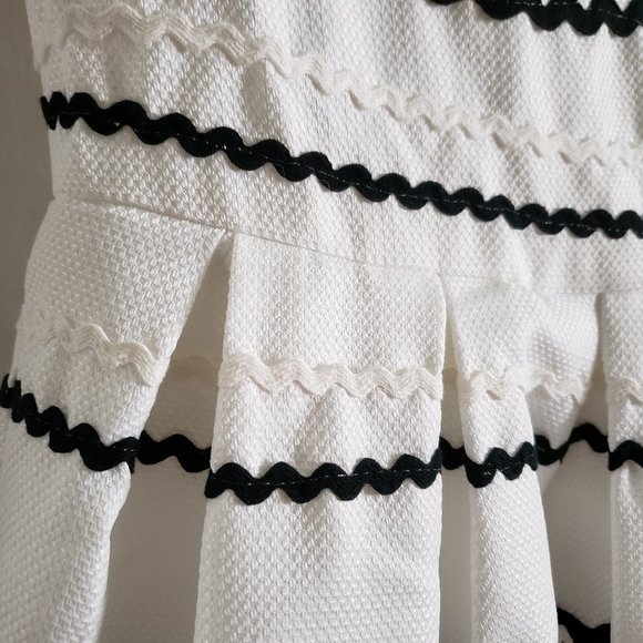 Freeway Striped Black and White Dress: Size S - Picture 3 of 6